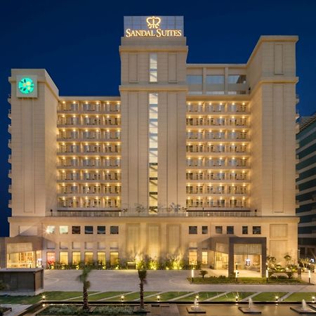Sandal Suites By Lemon Tree Hotels Noida Exterior foto